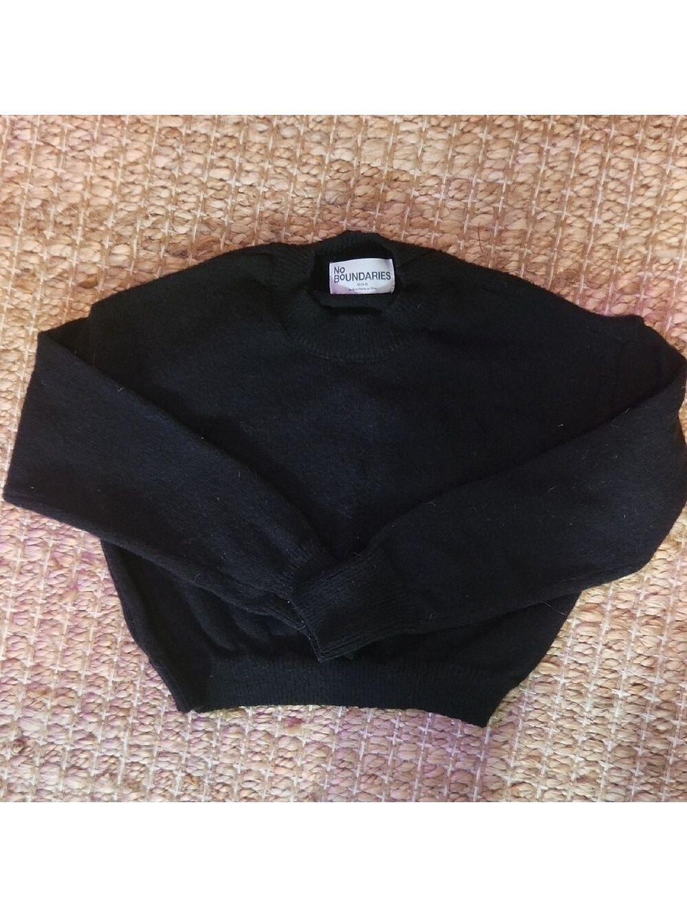 No Boundaries Black Womens Cropped Casual Comfy Classic Crew Neck Sweater